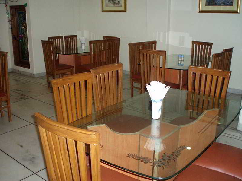 דלהי Fabhotel Ashu Palace Karol Bagh מסעדה תמונה